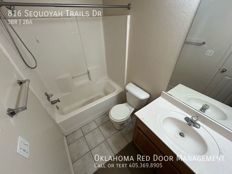 Building Photo - 816 Sequoyah Trail