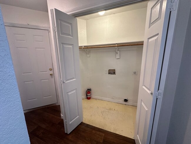 Building Photo - Wonderful 3-Bedroom Dallas Home For Rent!!