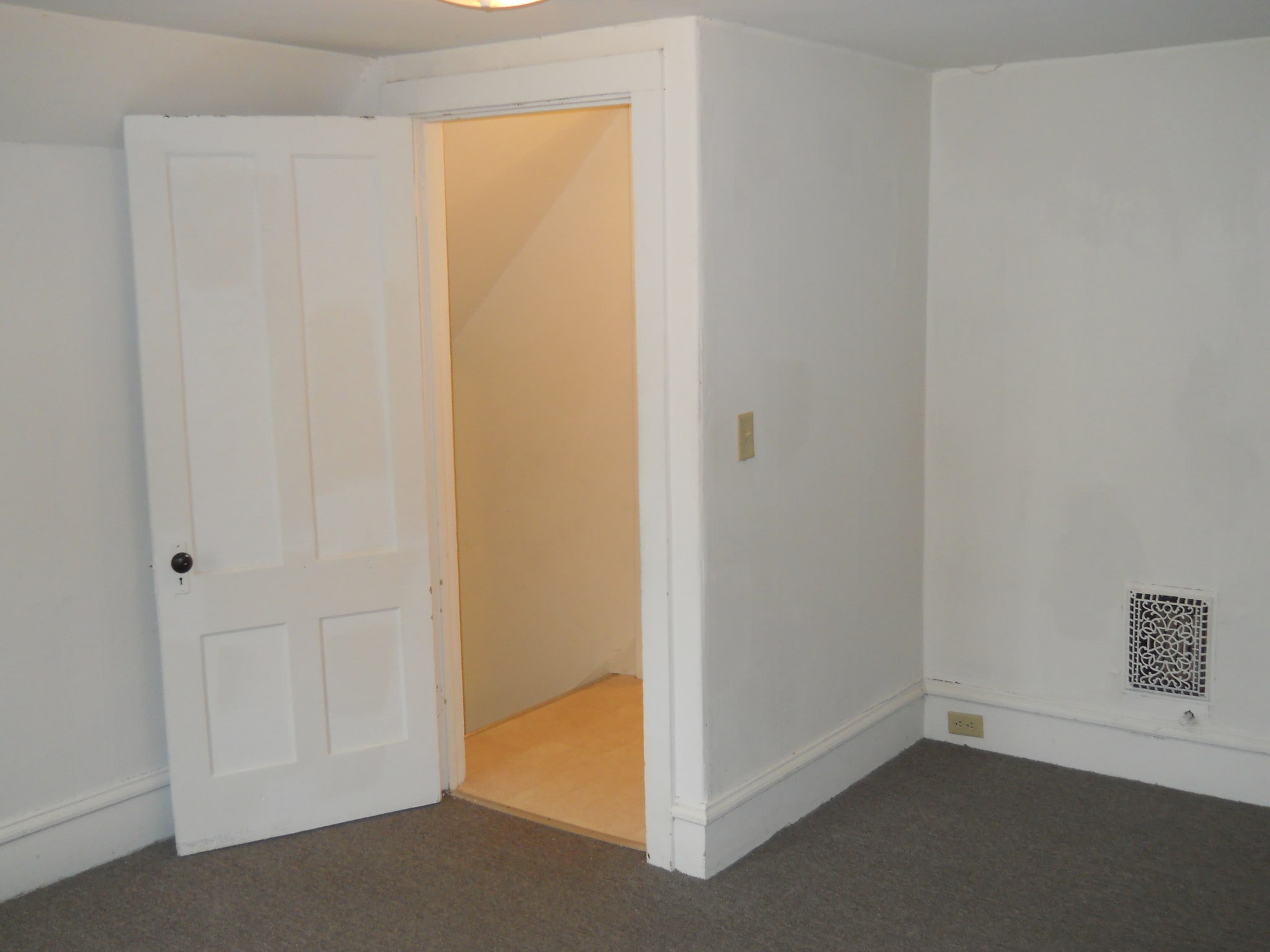 Building Photo - 43 N Willard St