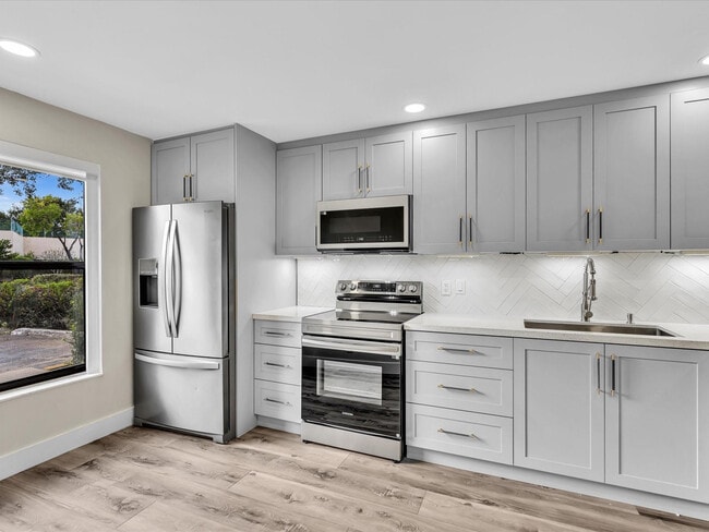 Building Photo - 1381 NW 99th Ave