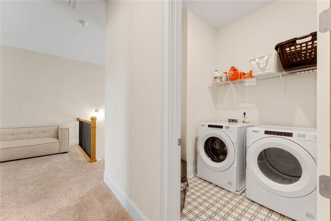 Building Photo - 746 Stickley Oak Way