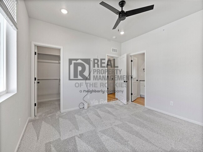 Building Photo - 2296 Setting Sun Dr