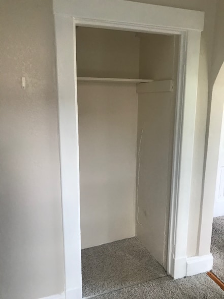 Building Photo - 1044 Maxwell Ave