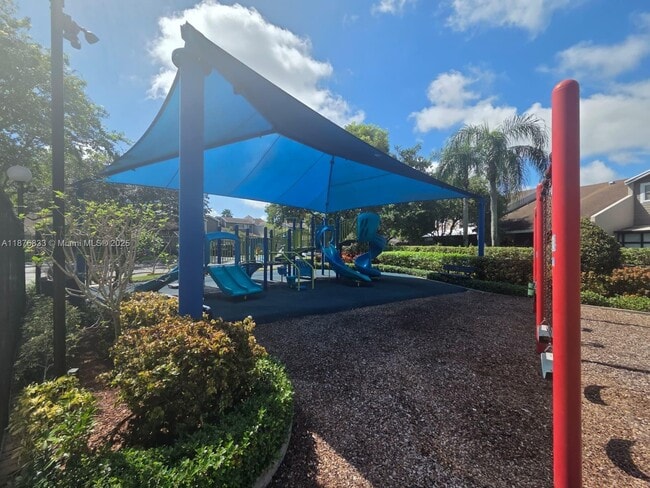 Building Photo - 15798 Woodgate Ct