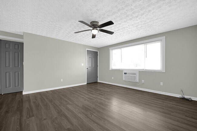 Building Photo - 841 Kingsford Rd