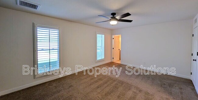 Building Photo - 2029 S Nina Cir