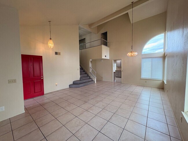 Building Photo - 4 Bed, 2.5 Bath in Rialto!