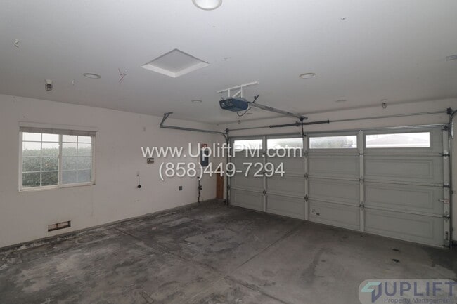 Building Photo - 3 Bedroom 3 Bathroom 2 story home in Ramona!