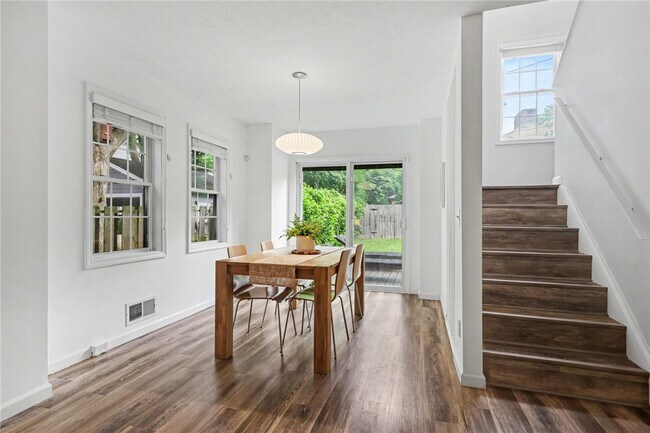 Building Photo - 26 Morven Rd