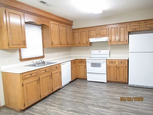 Building Photo - Mallwood Subdivision