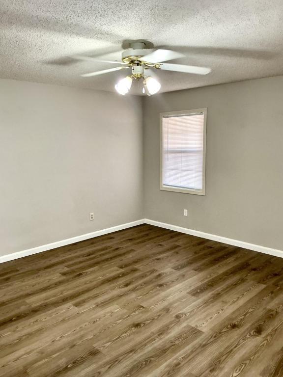 Building Photo - 617 Green Dr