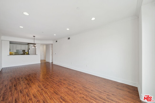 Building Photo - 1050 S Holt Ave