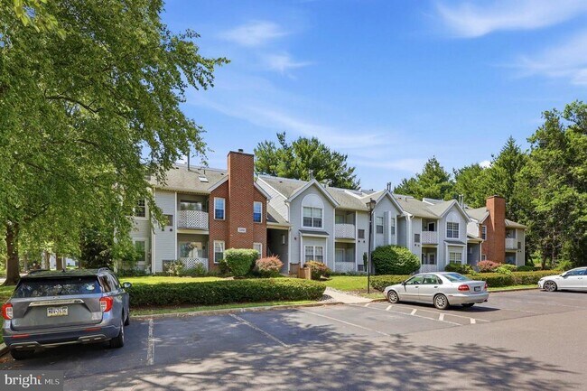 Building Photo - 502 Diamond Dr