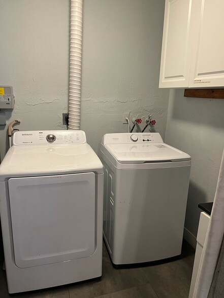 Building Photo - 919 Orange Is