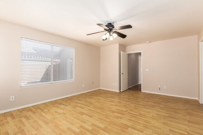 Building Photo - Charming 3 bed in Glendale!