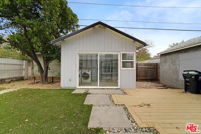 Building Photo - 6716 Etiwanda Ave