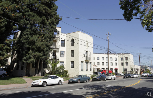 Building Photo - Alameda Hotel Apartments