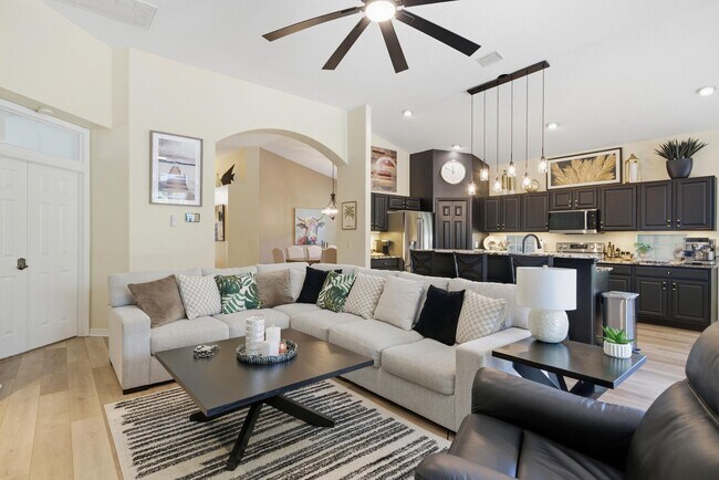 Building Photo - 1020 W Rollingwood Ct