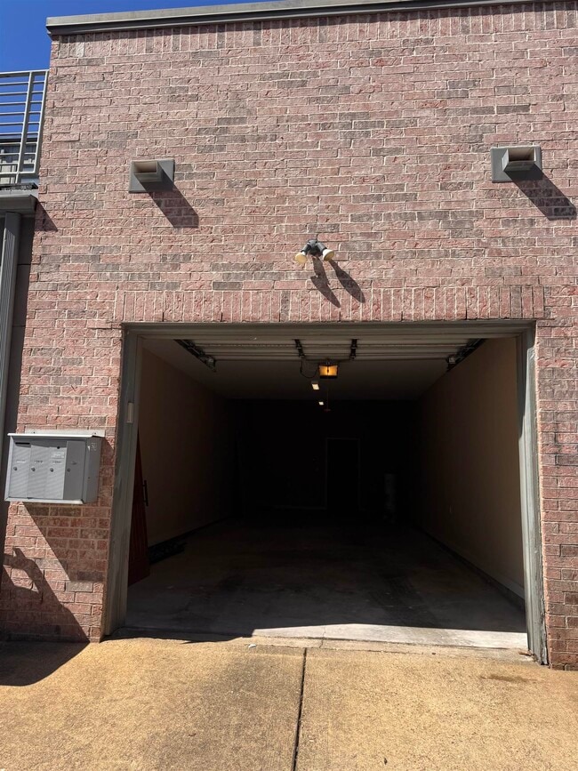 Building Photo - 620 Tennessee St