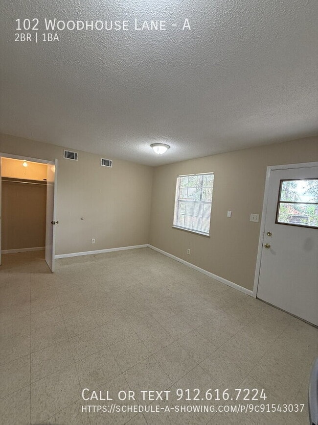 Building Photo - 102 Woodhouse Ln