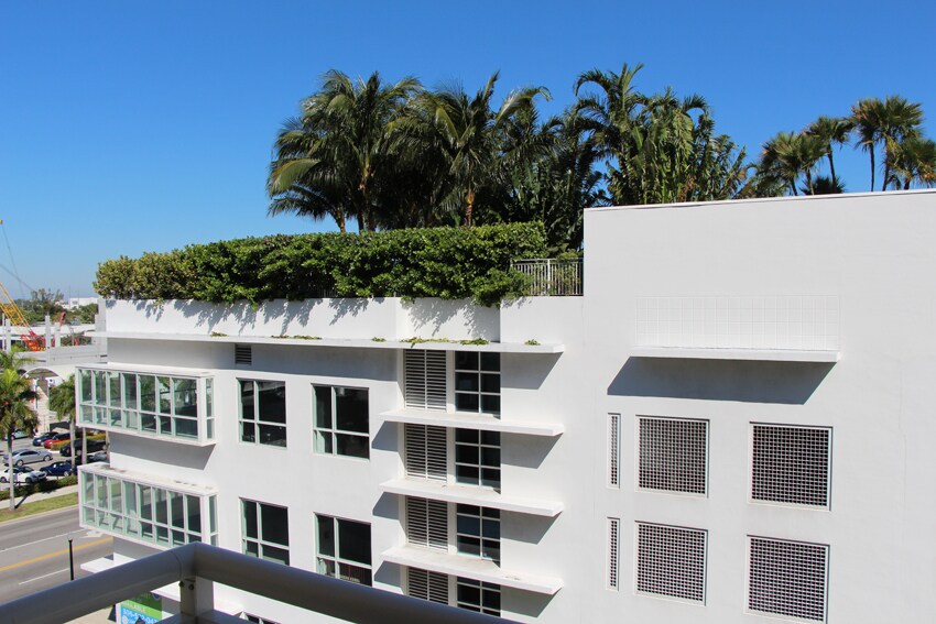 Building Photo - 2001 Biscayne Blvd