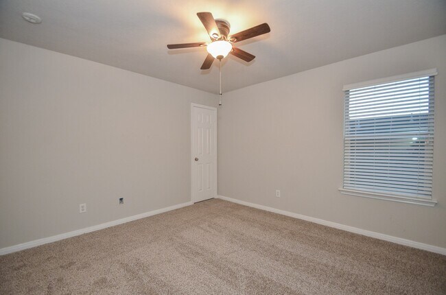 Building Photo - 4907 Trailing Clover Ct