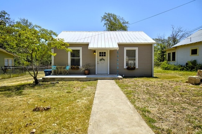 Building Photo - 309 Lowry St
