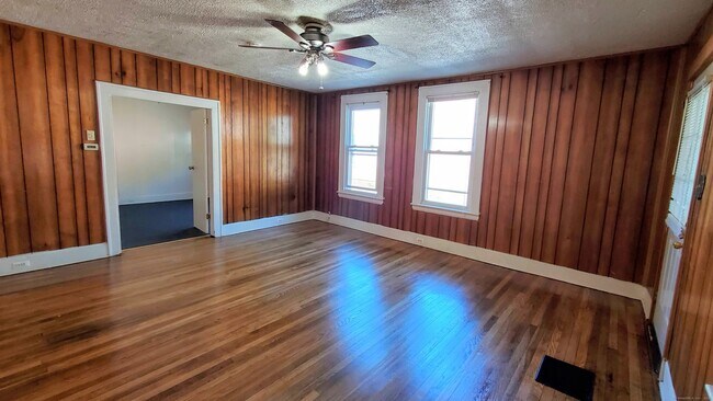 Building Photo - 266 Falls Ave