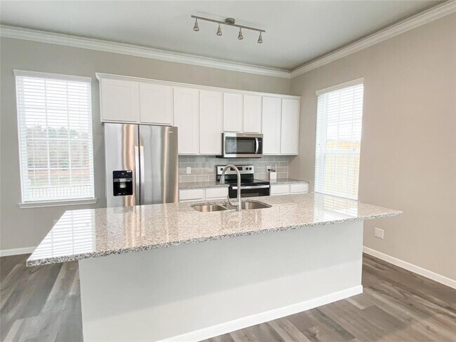 Building Photo - 9828 North Lakeview Mist Ct