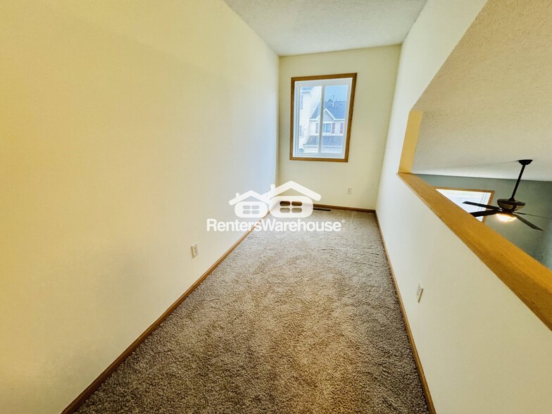 Building Photo - 6808 Meadow Grass Ln S