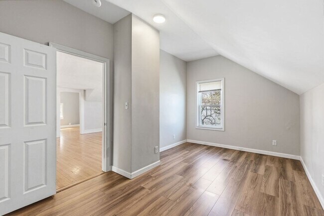 Building Photo - 1690 N Main St