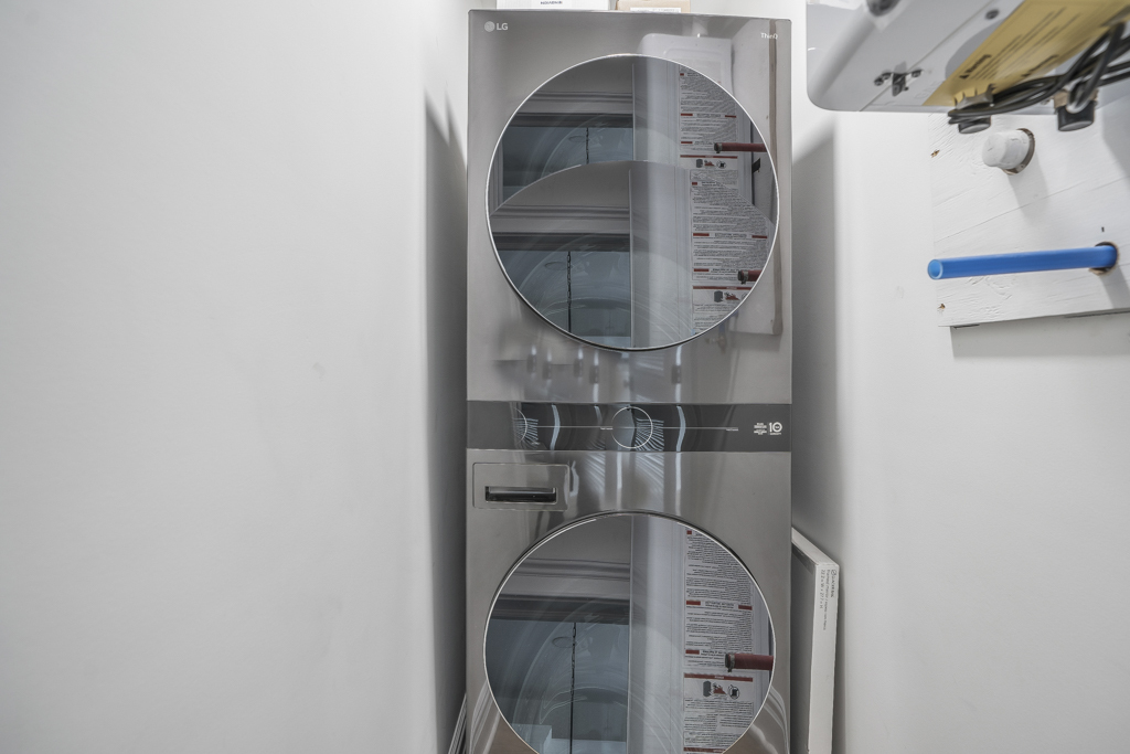 Washer & Dryer - 155 Grand St