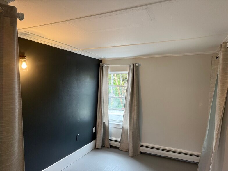 bedroom 3 - 40 Russell St