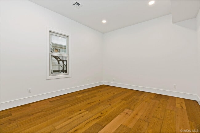 Building Photo - 92 S Highland Ave