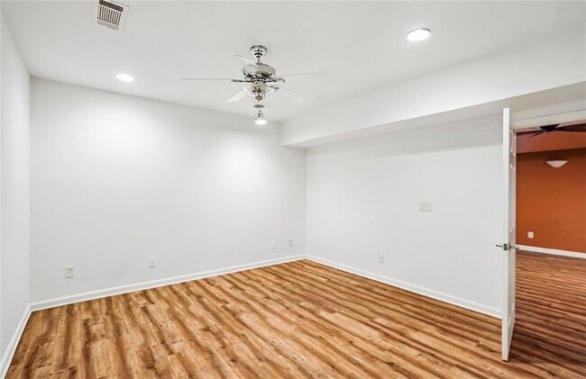 Building Photo - 5157 Wellisford Ct NW