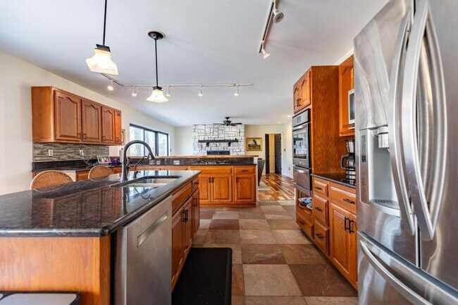 Building Photo - 9885 Belmont Ct