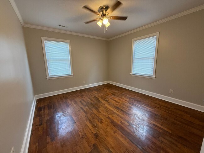 Building Photo - 2 bedroom, 1 bathroom - Home in West Rome!