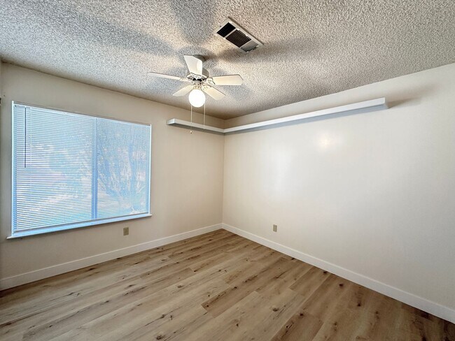 Building Photo - Desert Breeze Amd