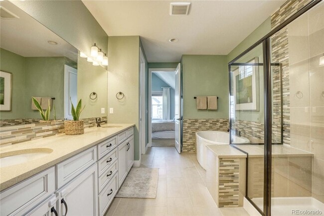 Building Photo - Beautiful Spacious 4 bed/4.5 bathroom in Broomfield - Available NOW!