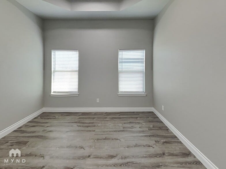 Building Photo - 375 E 9th St