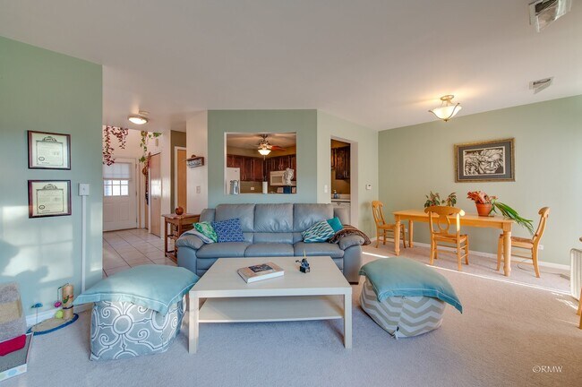 Building Photo - 224 Chesterfield Ct