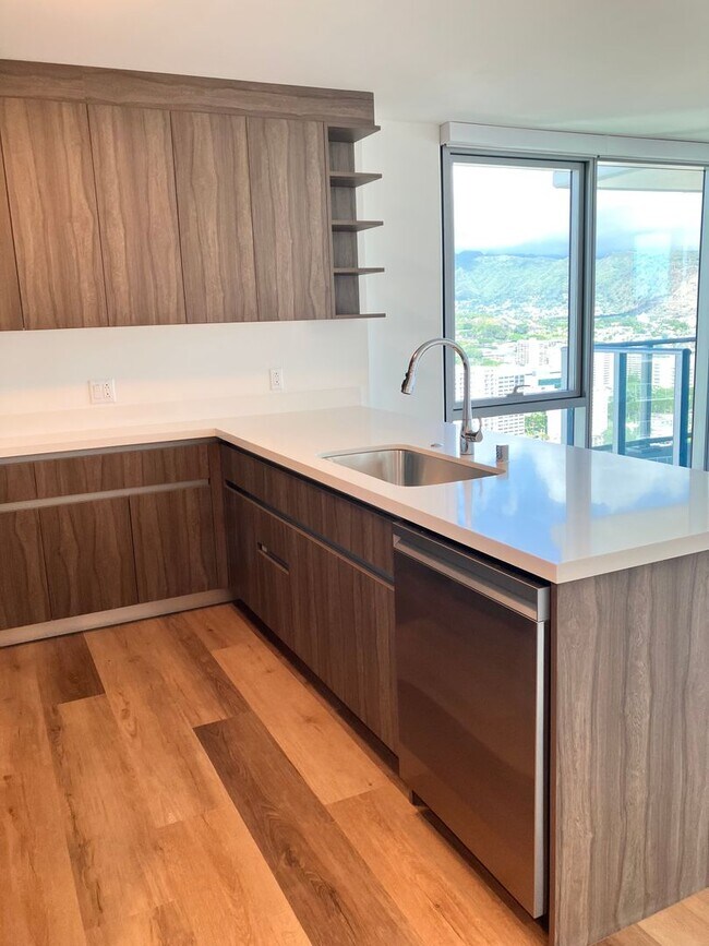 Building Photo - The Park @ Keeaumoku $5,000- 37th Floor, C...