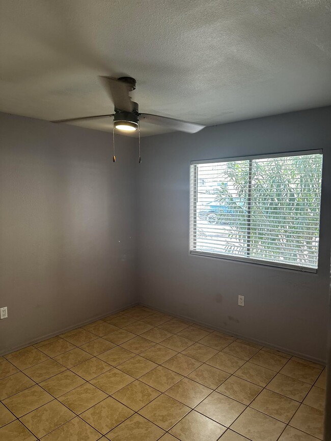 Building Photo - 3065 W Mermaid Ct