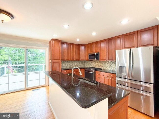 Building Photo - 10405 Bloom Dr