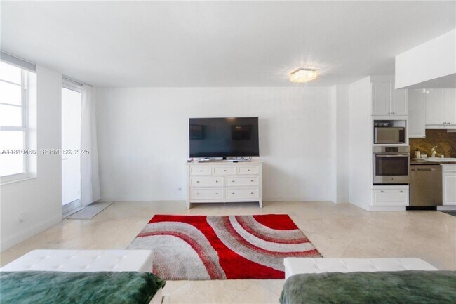 Building Photo - 100 Lincoln Rd