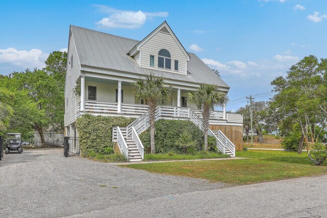Building Photo - 1 Live Oak Dr
