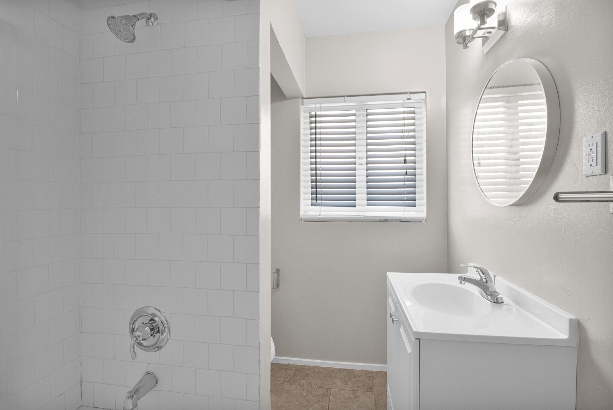 Building Photo - 3015 N 17th Ave