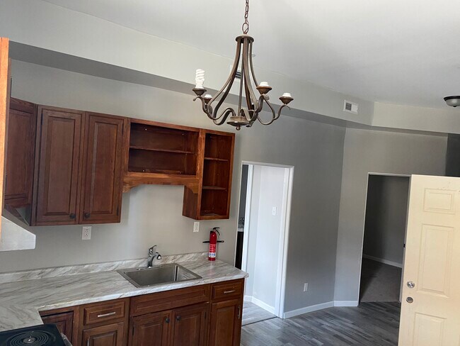 Building Photo - 907 Chartiers Ave