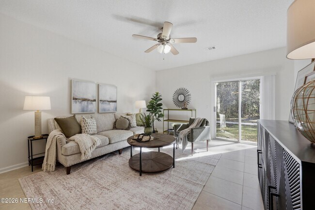 Building Photo - 334 Scrub Jay Dr