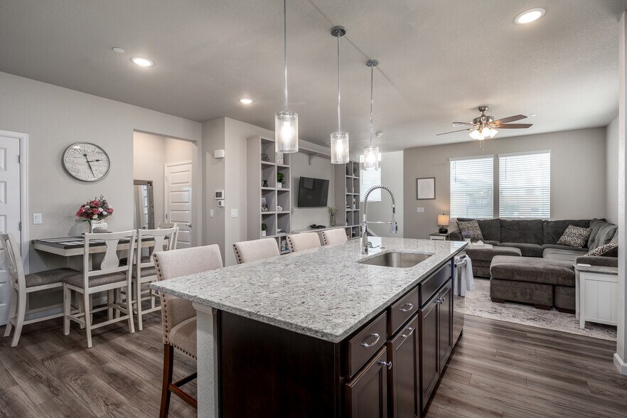 Building Photo - 1643 Rose Quartz Hts